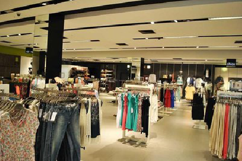 陆川商场里的店面怎么装修?